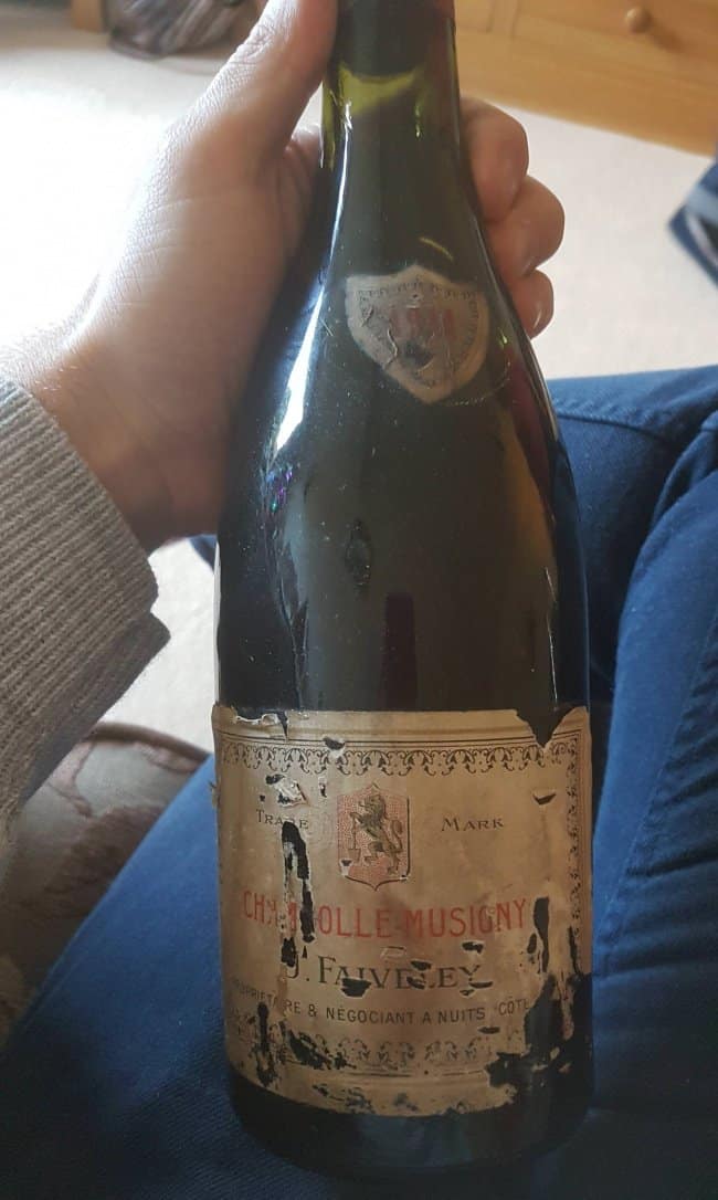 vino viejo encontrado en el ático