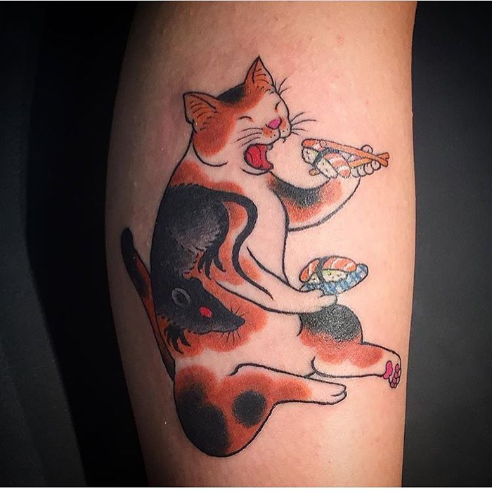 tatuajes kazuaki horitomo gatos comiendo sushi