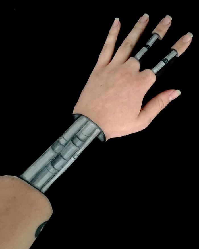 robot-ilusion-optica-en-brazo