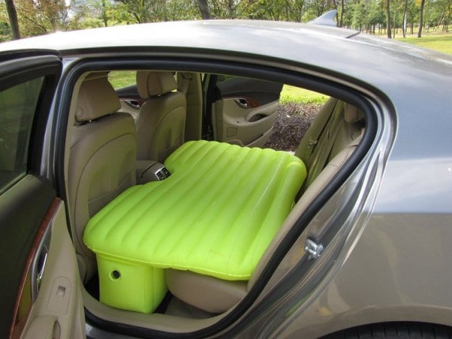 útil invención del colchón del asiento trasero