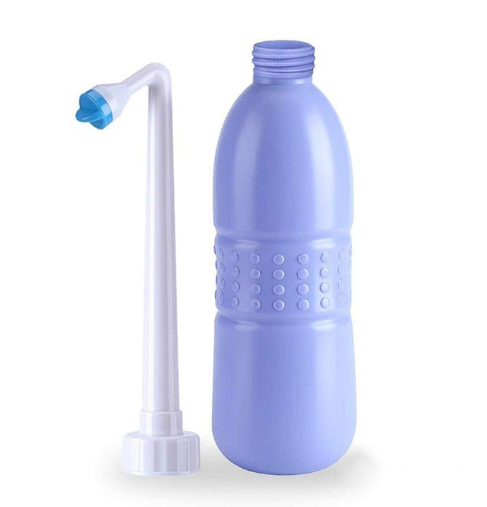 botella higiénica de mano con boquilla en ángulo
