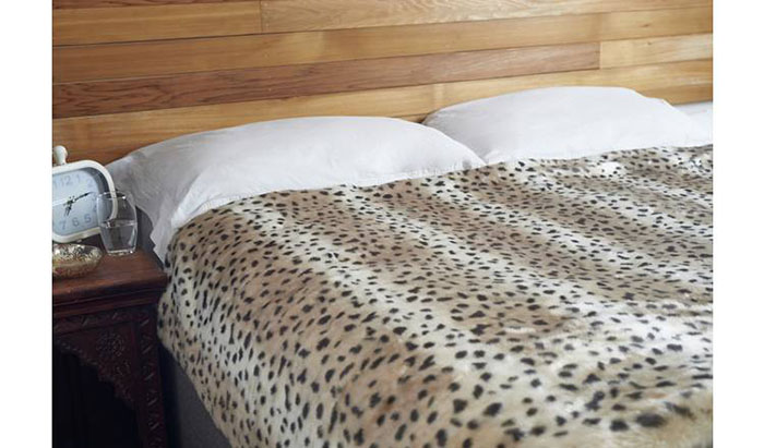 Cama de tendido tejida de piel de buceo con estampado de leopardo Dreamland