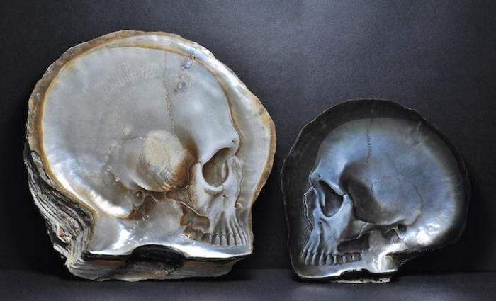 2 cráneos cara a cara tallado cráneo halili gregory