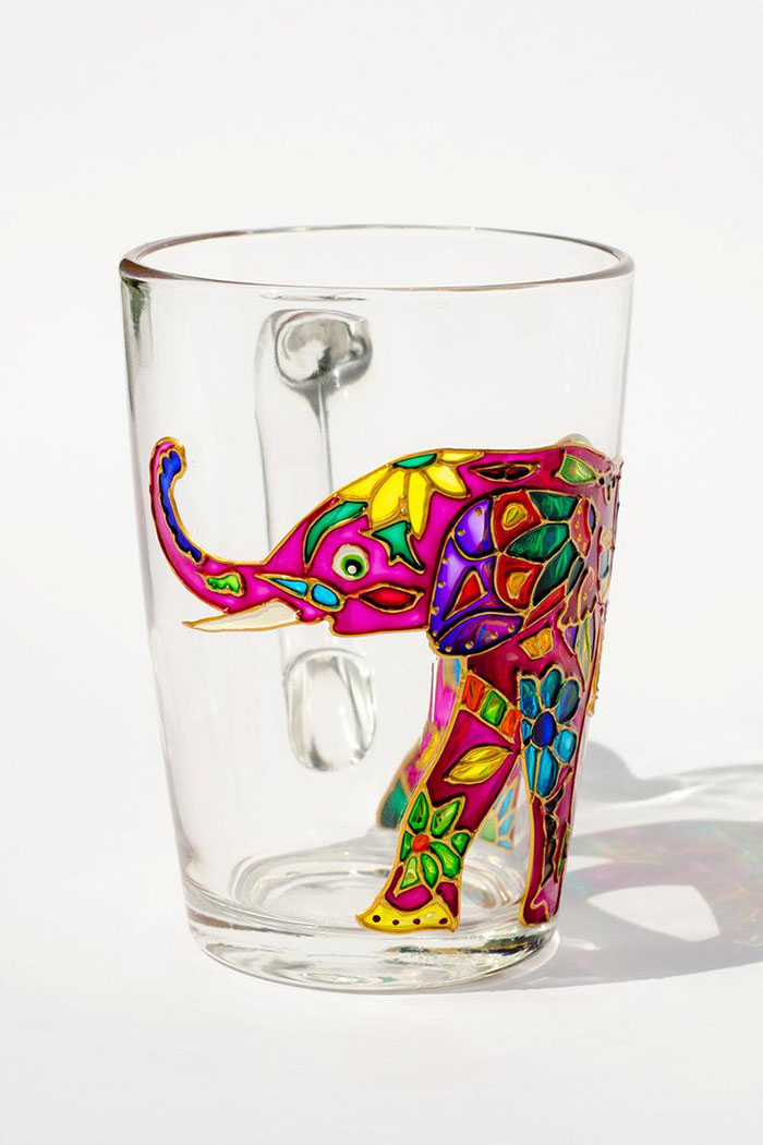Taza de elefante pintada a mano con Vitraaze