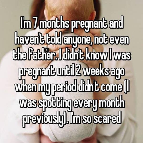 Las mujeres sin pensar no le dijeron a nadie que estaban embarazadas