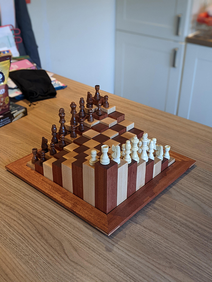 Programa de ajedrez de habilidades para trabajar la madera con un toque