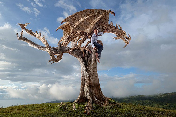 hombre dragón de madera