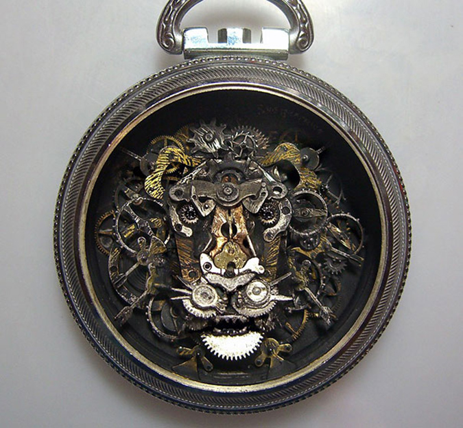 león steampunk dentro de la caja del reloj de bolsillo