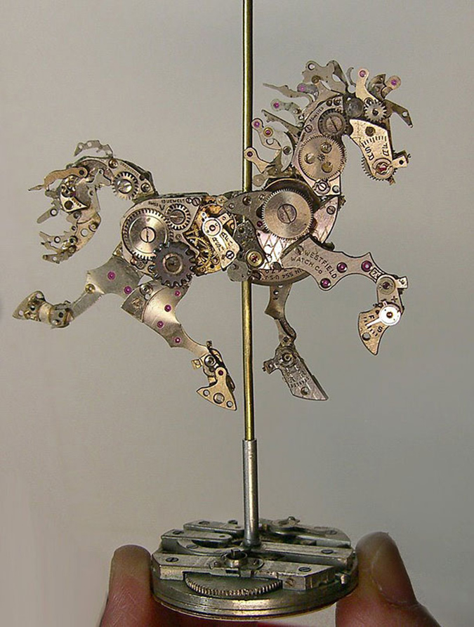 escultura de caballo encabritado steampunk