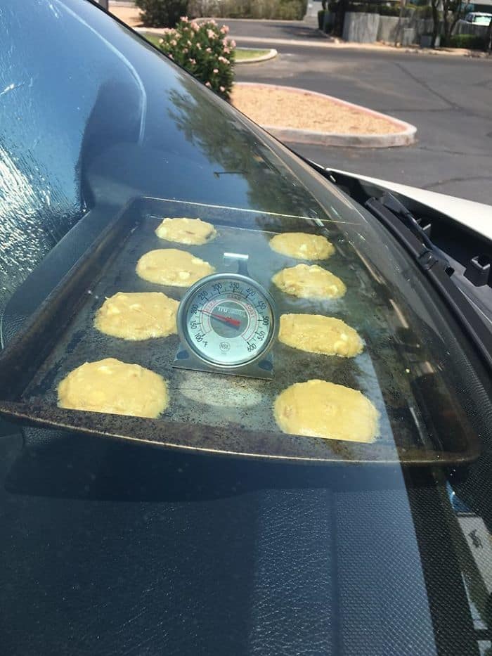 Imágenes de alta temperatura de Arizona derritiendo galletas Galletas horneadas
