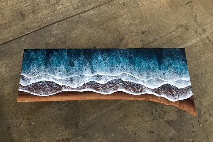 muebles de madera de borde vivo con diseño de resina de olas de mar