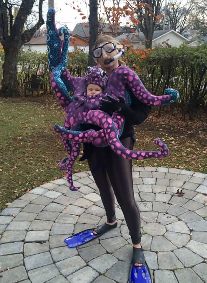 Ideas de disfraces de Halloween para padres con portabebés Octopus