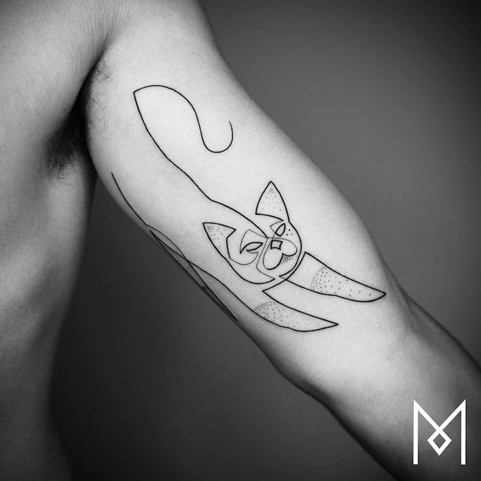 tatuajes minimalistas de figuras de gatos
