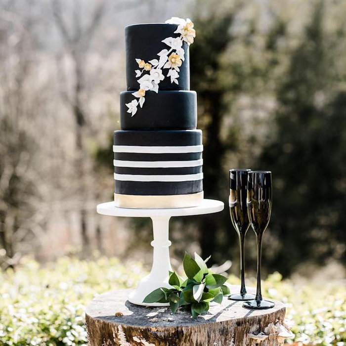 pastel de bodas negro tres capas