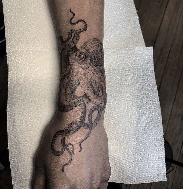 Tatuaje de pulpo de Annita Maslov