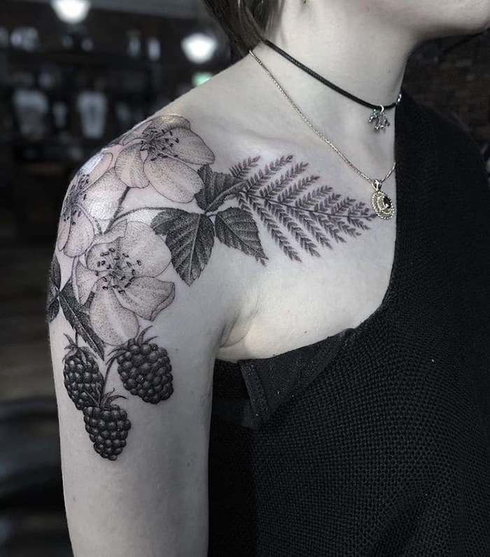 Dotwork Tattoos Flores y frutas de Annita Maslov