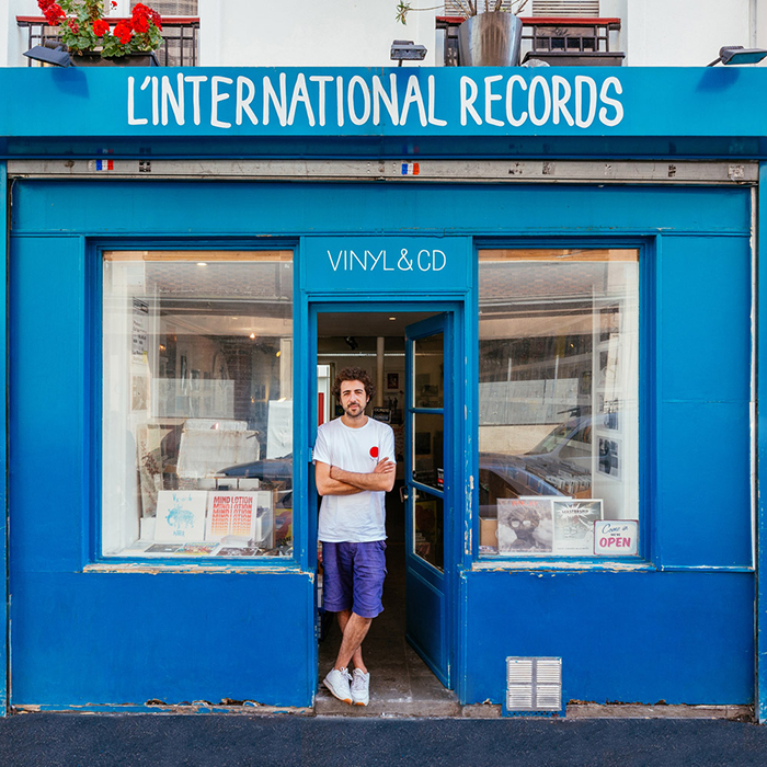 Dave Kouliche en L'International Records Storefront