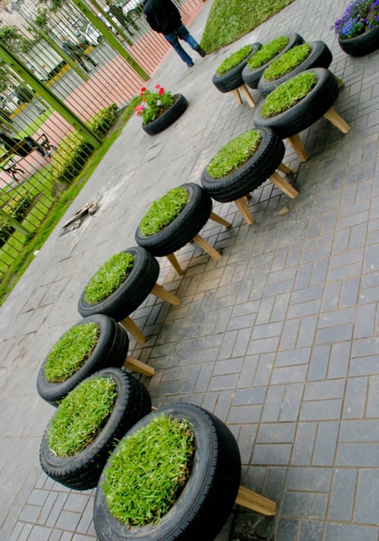 taburetes de hierba de neumáticos