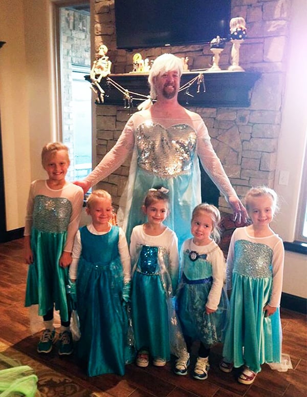 Disfraz de Halloween de la familia Elsa