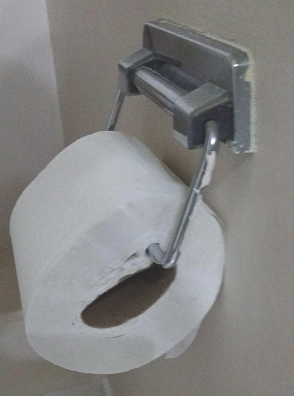 El rollo de papel higiénico restringido en el hotel falla