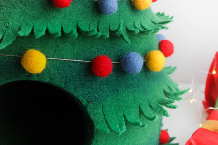 Camas de árbol de Navidad decorativas para gatos con guirnalda de colores