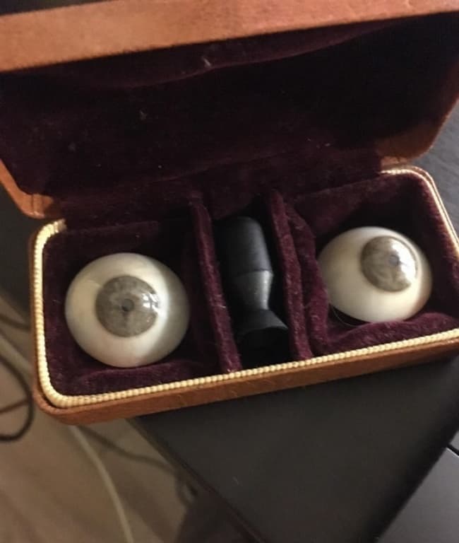 lentes de contacto viejos